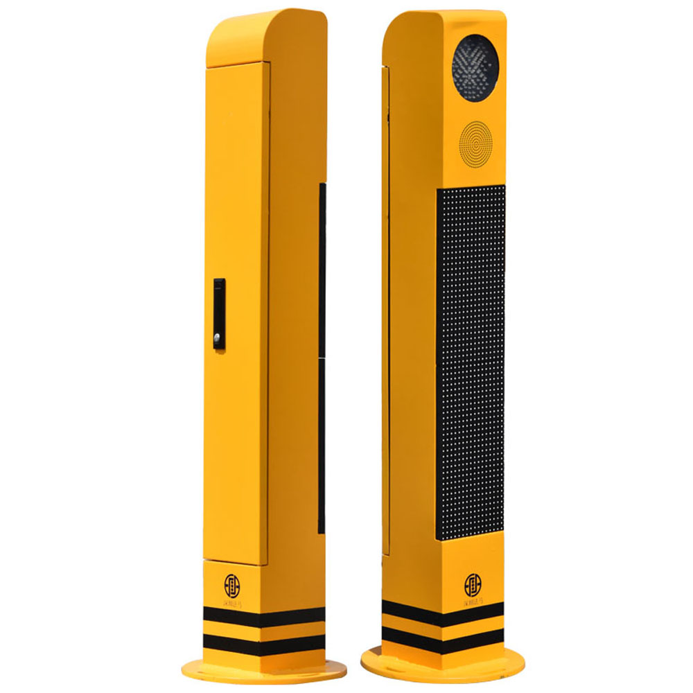 Pedestrian Light Pole with Modular Screen